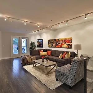 morris-luxury-loft-private-parking-patio.edmonton-hotels.net/